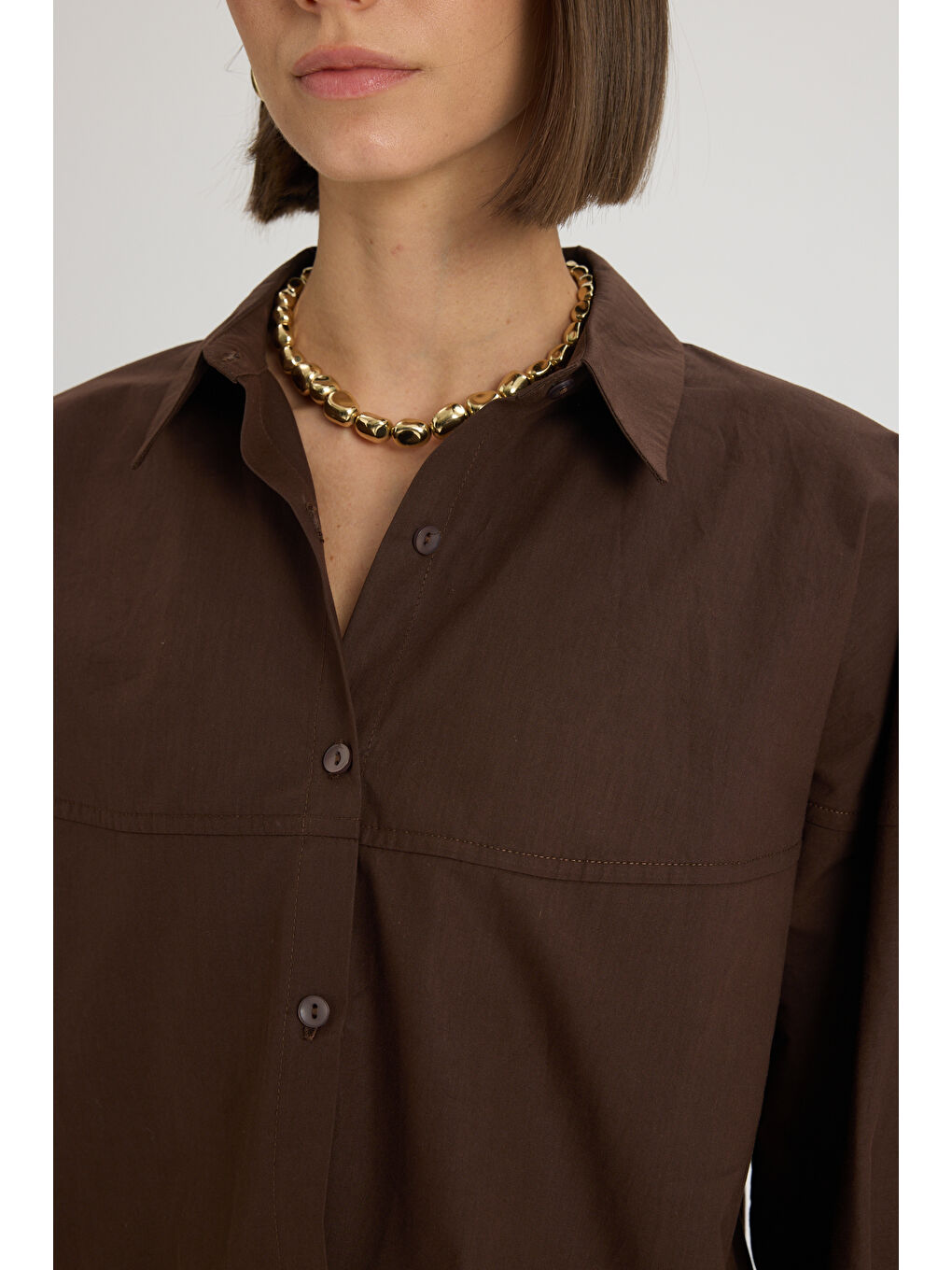 Kahverengi Numen Yırtmaç Detay Kahve Kısa Gömlek-6