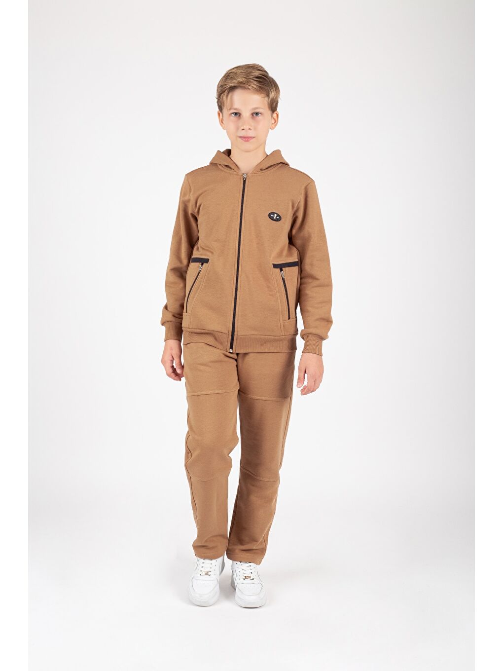 Kahverengi Erkek Çocuk Fermuar Kapamalı Kapüşonlu Arma Detaylı Eşofman Takımı M00757-1