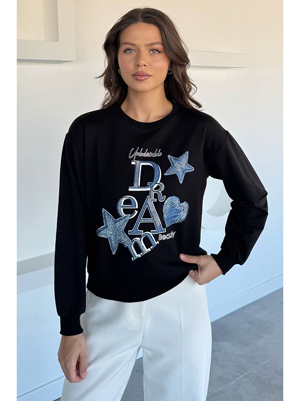 Siyah Kadın Bisiklet Yaka Baskılı Taş İşlemeli Sweatshirt