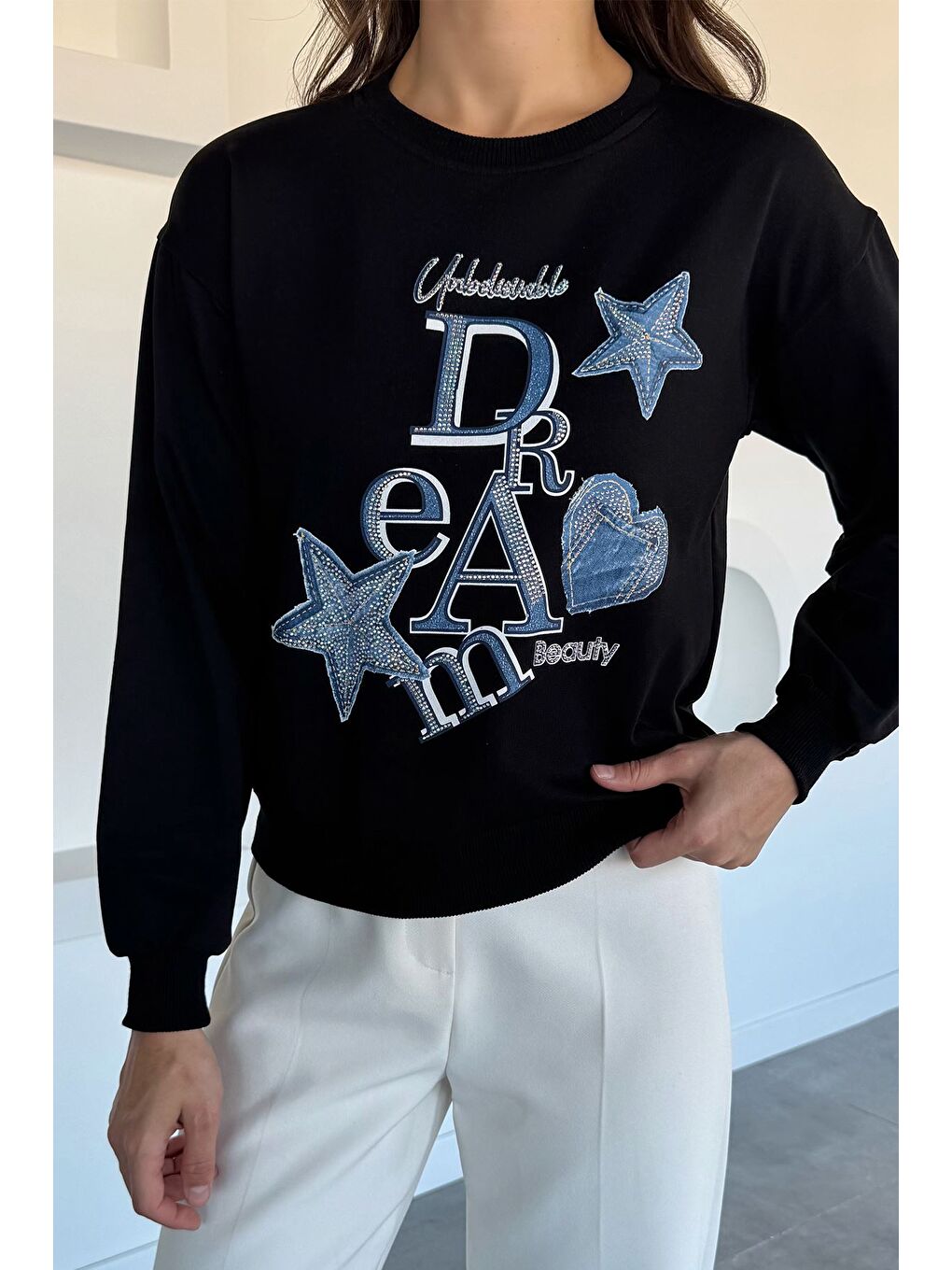 Siyah Kadın Bisiklet Yaka Baskılı Taş İşlemeli Sweatshirt-1