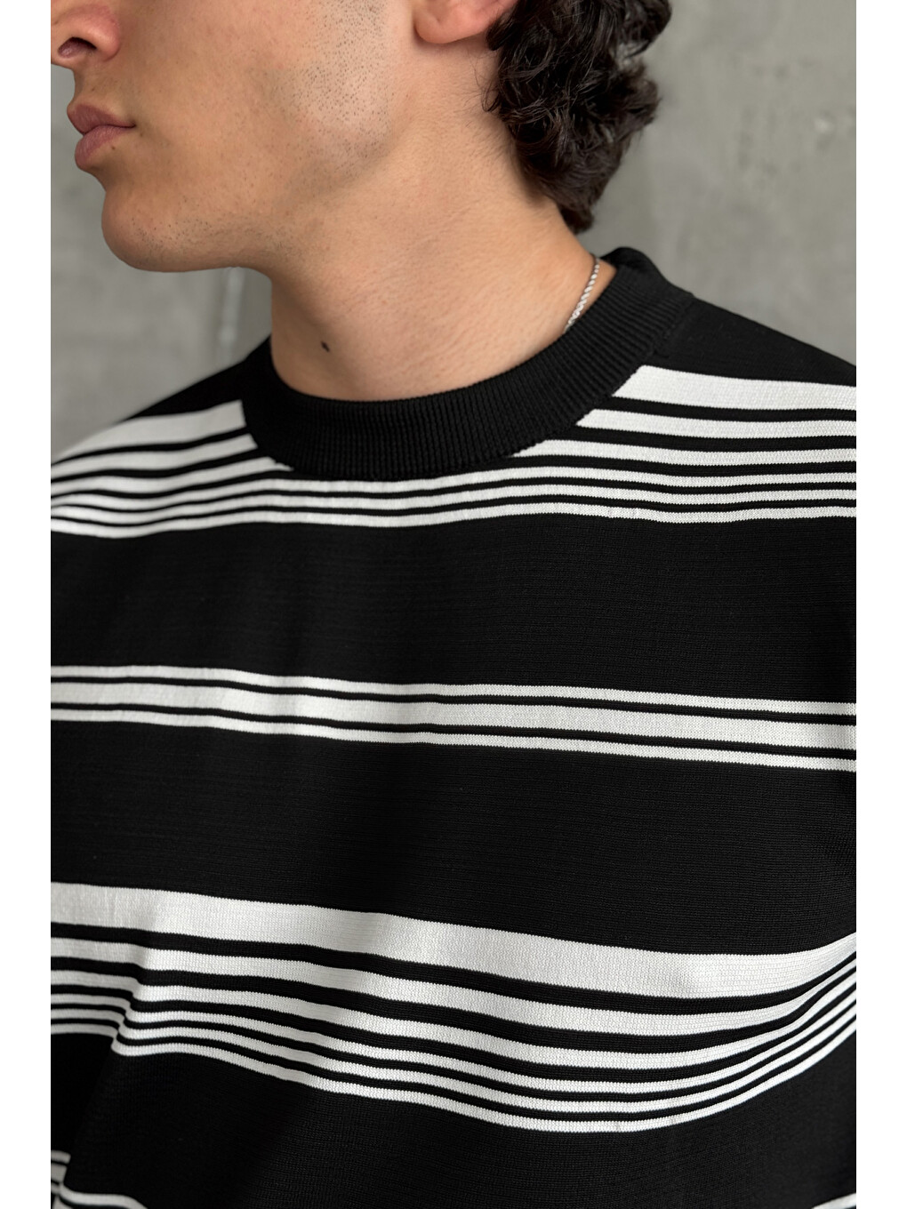 Siyah Erkek Bisiklet Yaka Oversize Çizgili Triko T-shirt-5