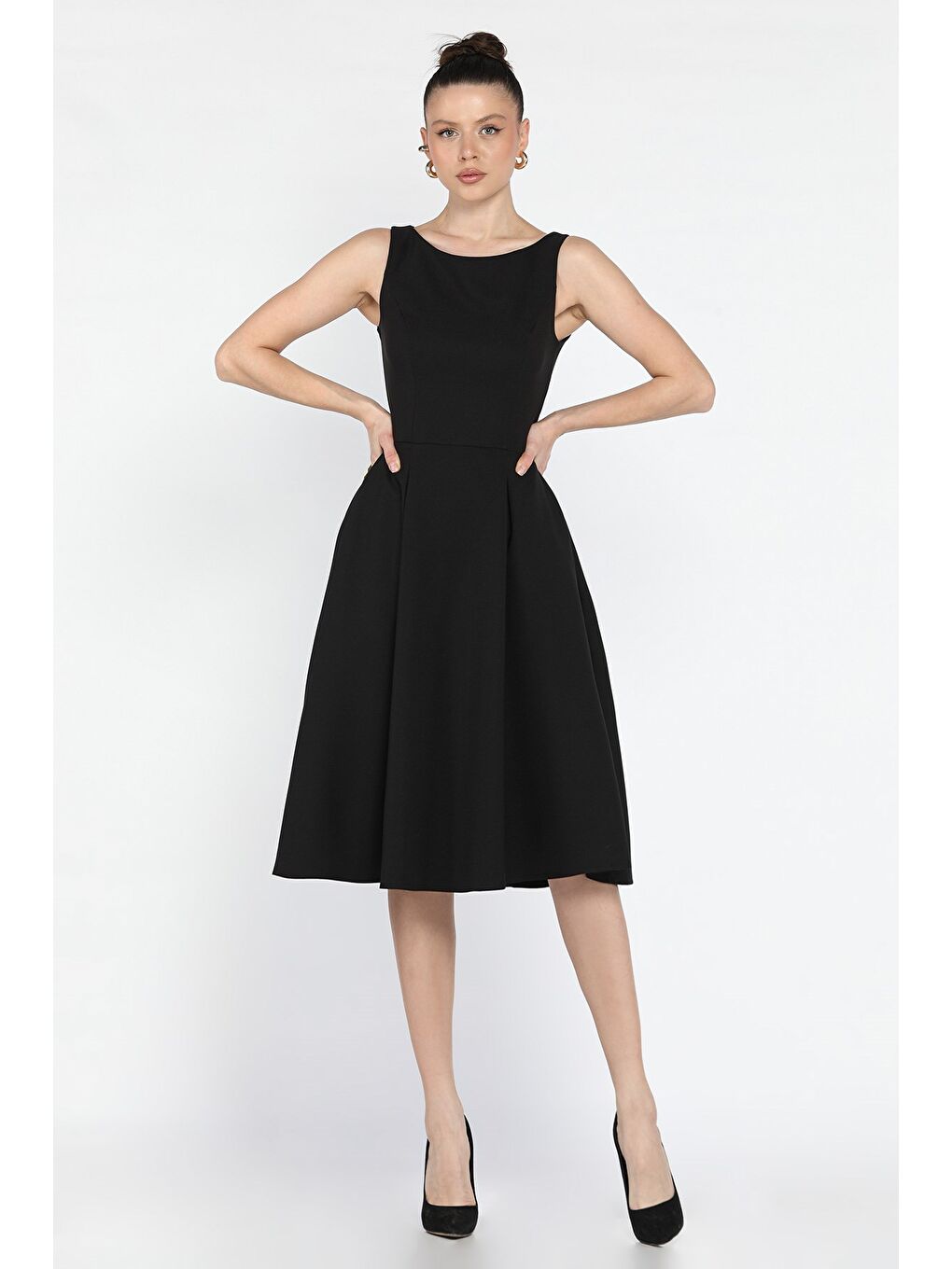 Siyah Kadın Fermuarlı Cepli Kolsuz Elbise