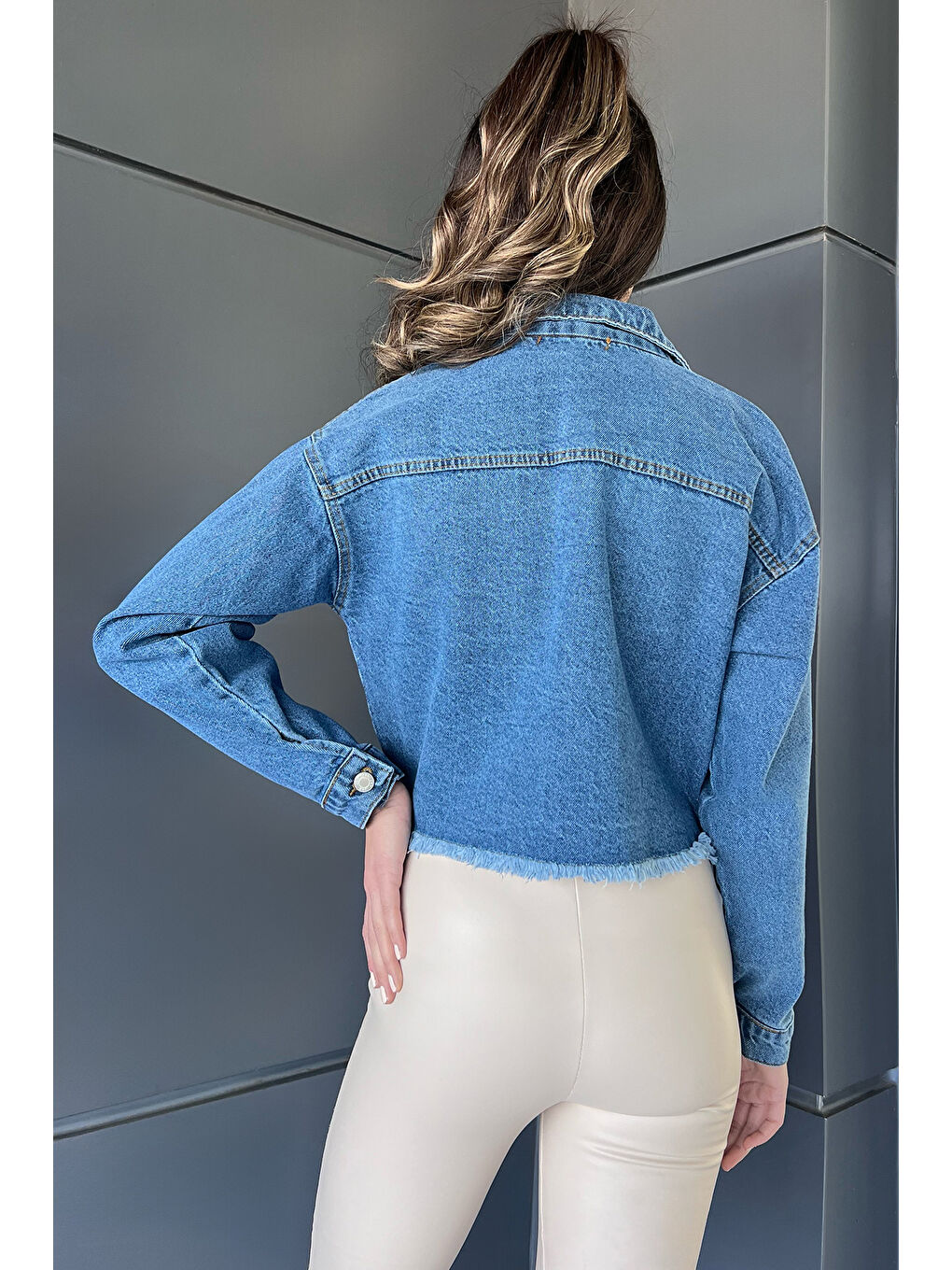 GÜLSELİ Lacivert Çift Cepli Bitiş Püskül Detaylı Kadın Crop Top Jean Jean Ceket - 3