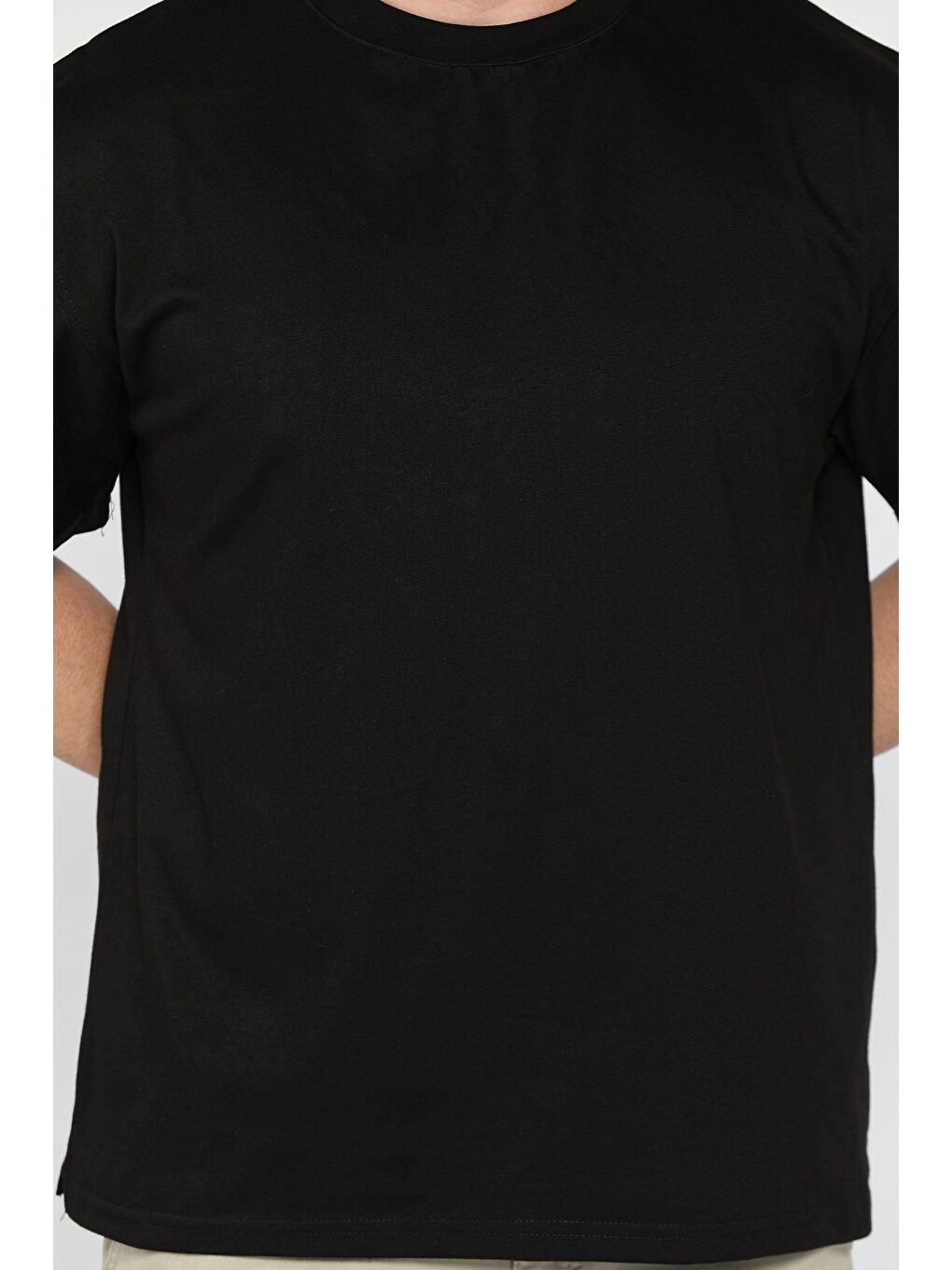 Siyah Bisiklet Yaka Erkek Tişört-3