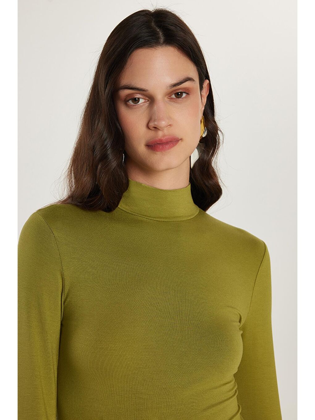 Kadın Regular Fit Klasik Kesim Viskon Kumaş Balıkçı Yaka Yeşil Bluz-1