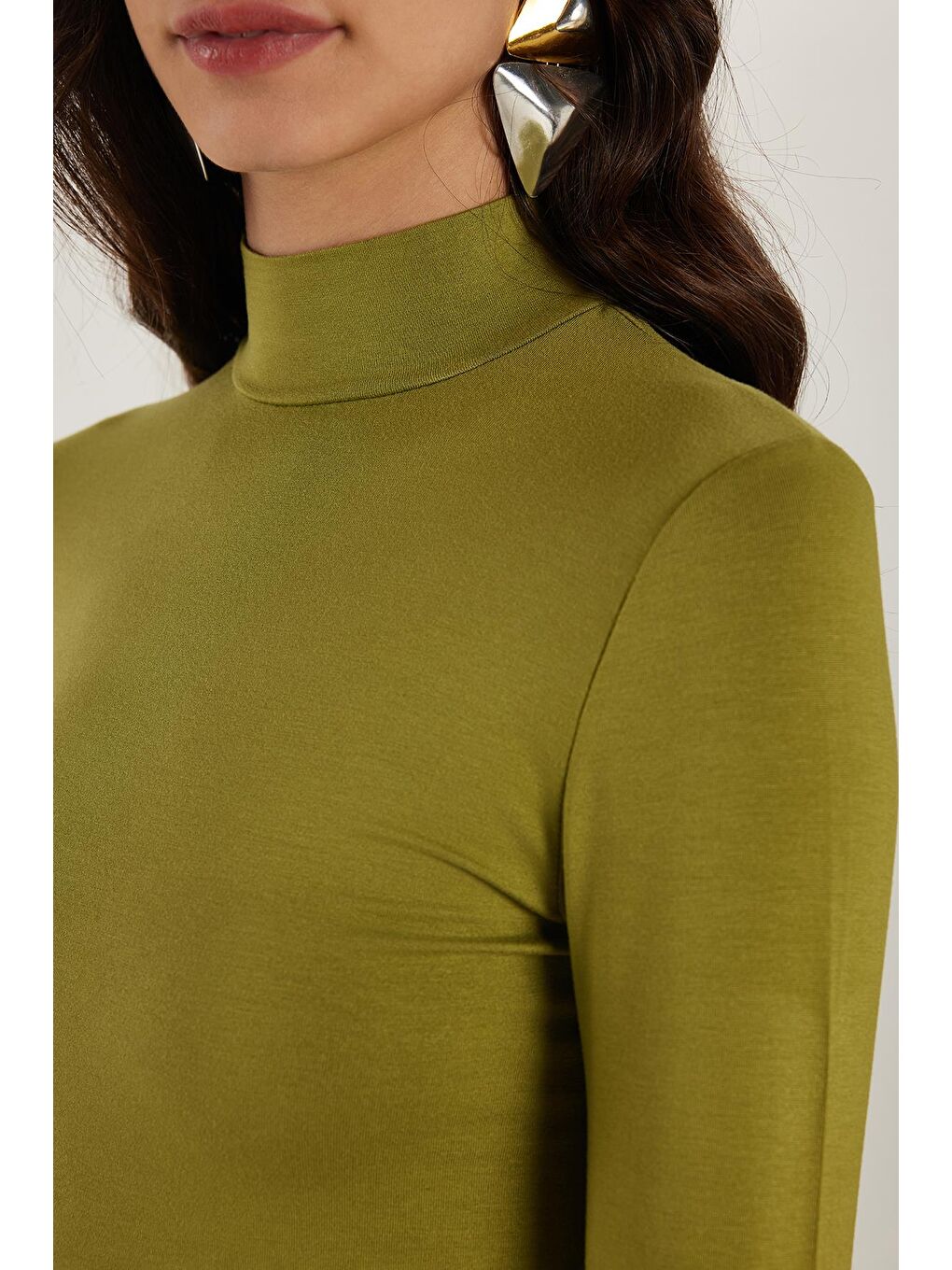 Kadın Regular Fit Klasik Kesim Viskon Kumaş Balıkçı Yaka Yeşil Bluz-2