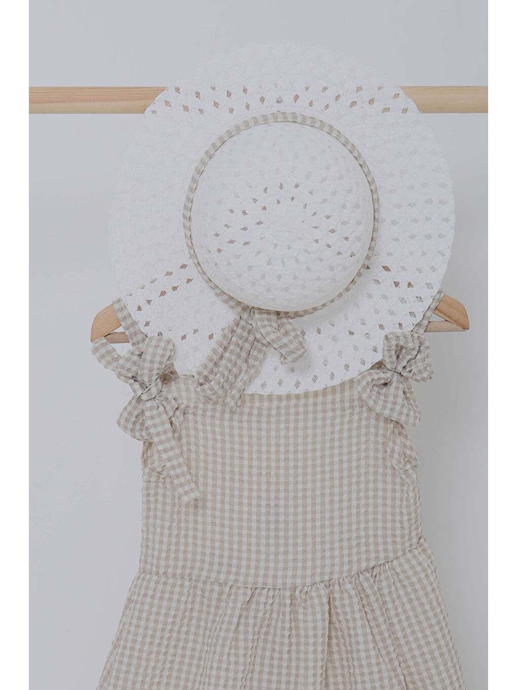 Bej Kız Çocuk Taş Şapkalı Elbise - 27050-1