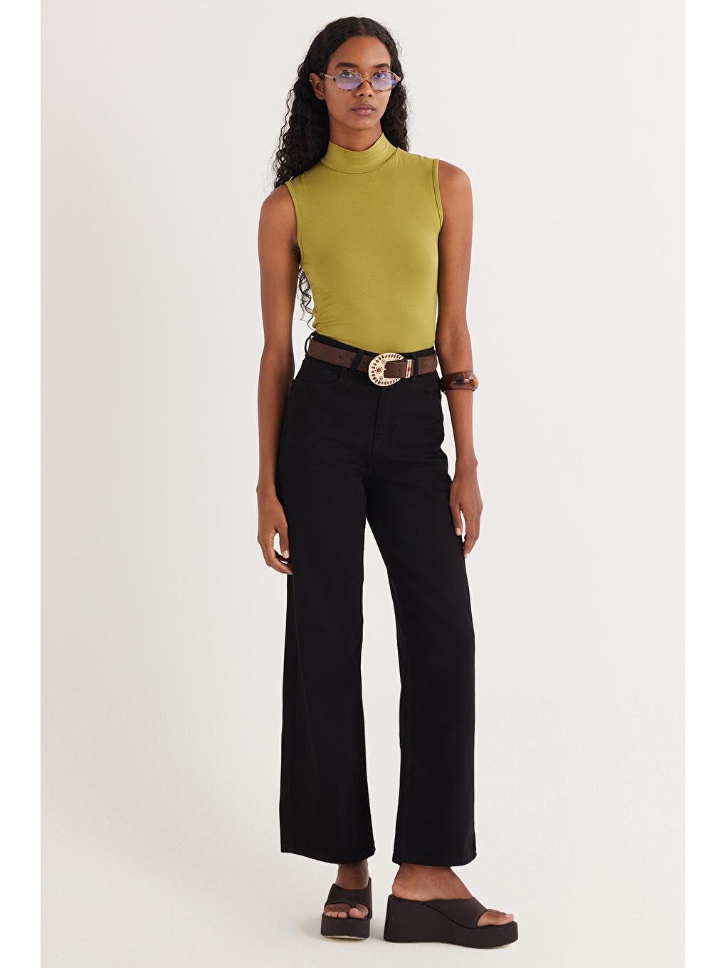 Kadın Regular Fit Klasik Kesim Viskon Kumaş Balıkçı Yaka Sıfır Kol Yeşil Bluz-3