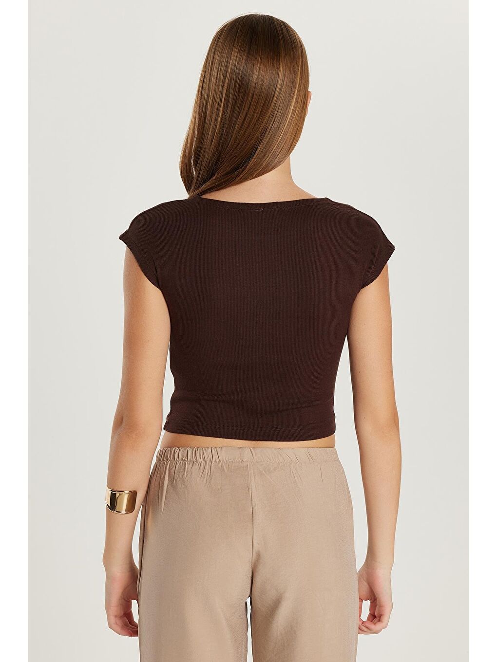 Kadın Modal Kumaş Slim Fit Dar Kesim Kısa Kollu Bisiklet Yaka Kahverengi Bluz-4