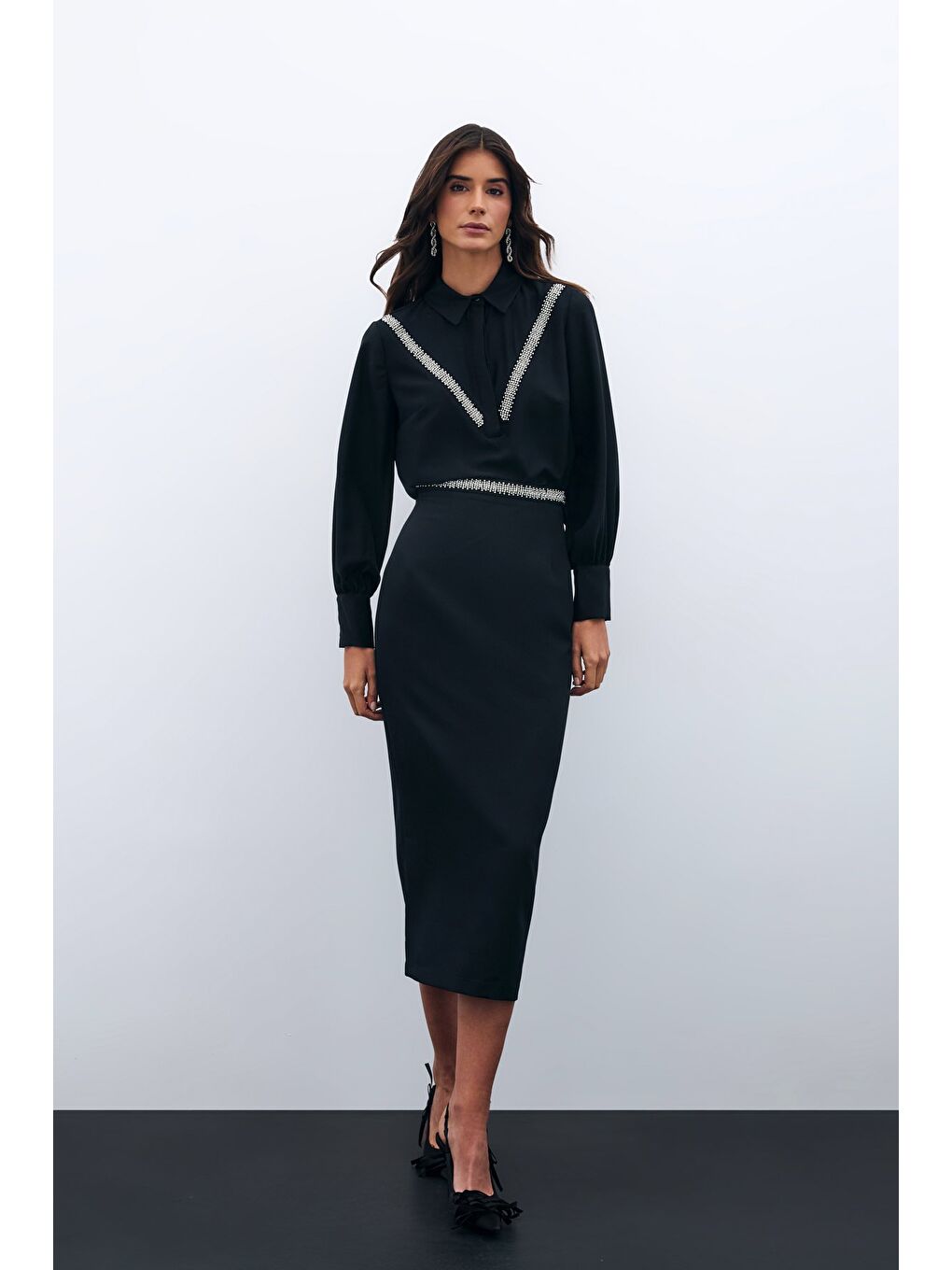 Bel Aksesuarlı Midi Etek - Siyah