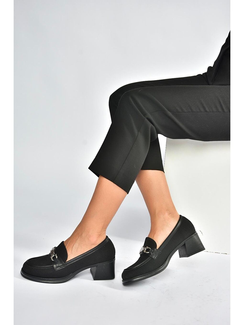 Siyah Kadın Topuklu Ayakkabı V820146304-2