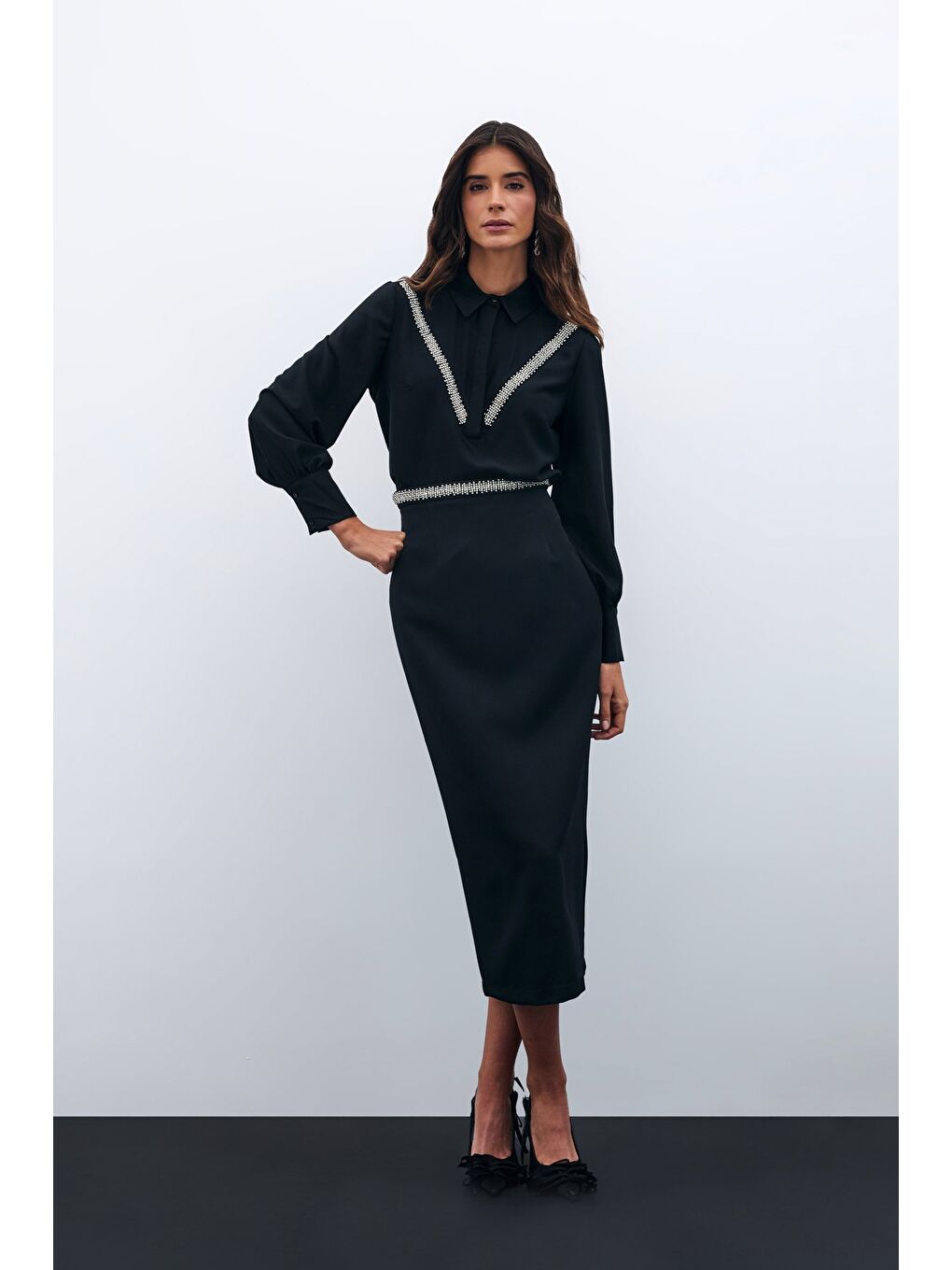 Bel Aksesuarlı Midi Etek - Siyah-1