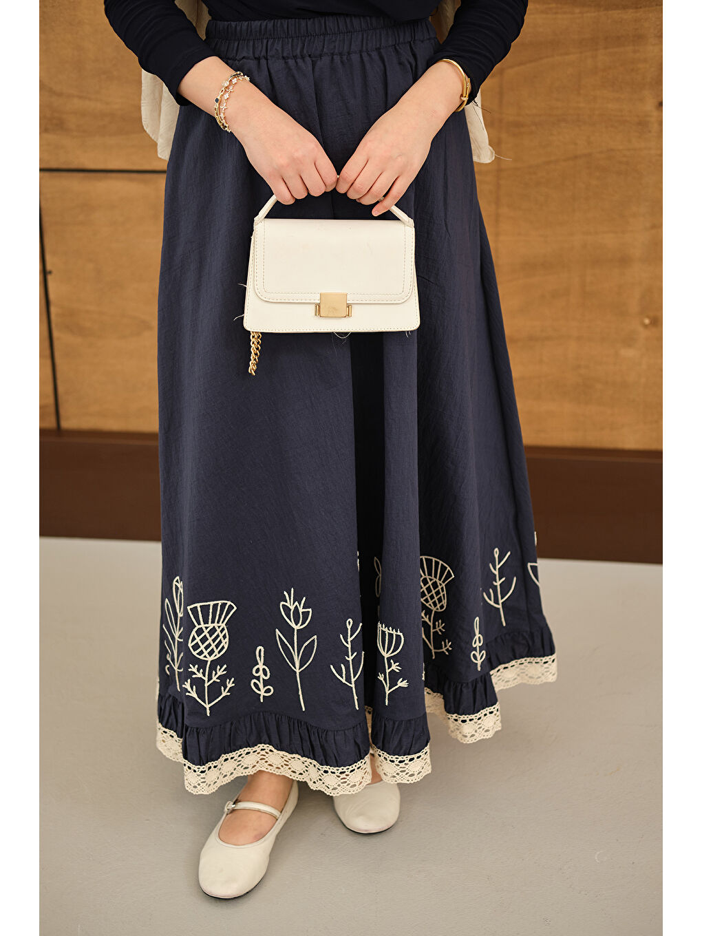 Kadın Dantel Ve Çiçek Nakışlı Etek Lacivert