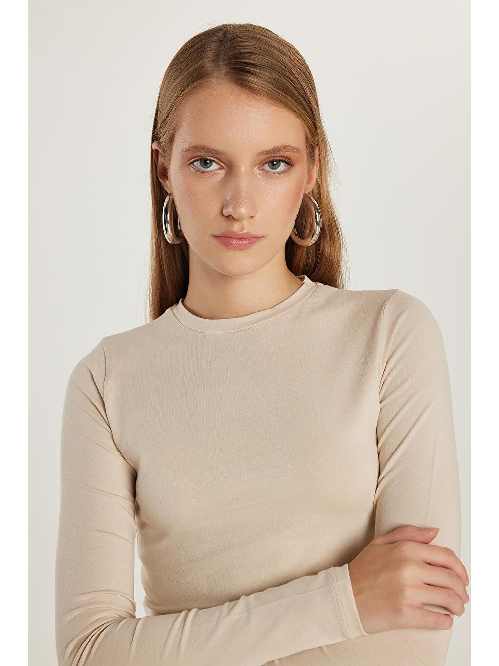 Bej Kadın Slim Fit Pamuklu Düz Bisiklet Yaka Taş Bluz-1