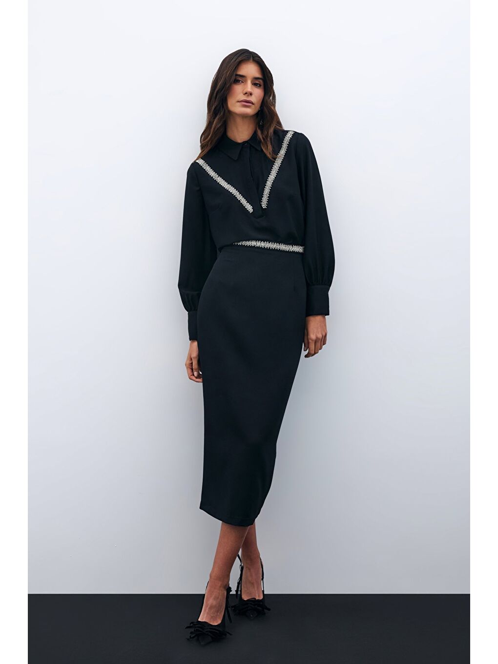 Bel Aksesuarlı Midi Etek - Siyah-3