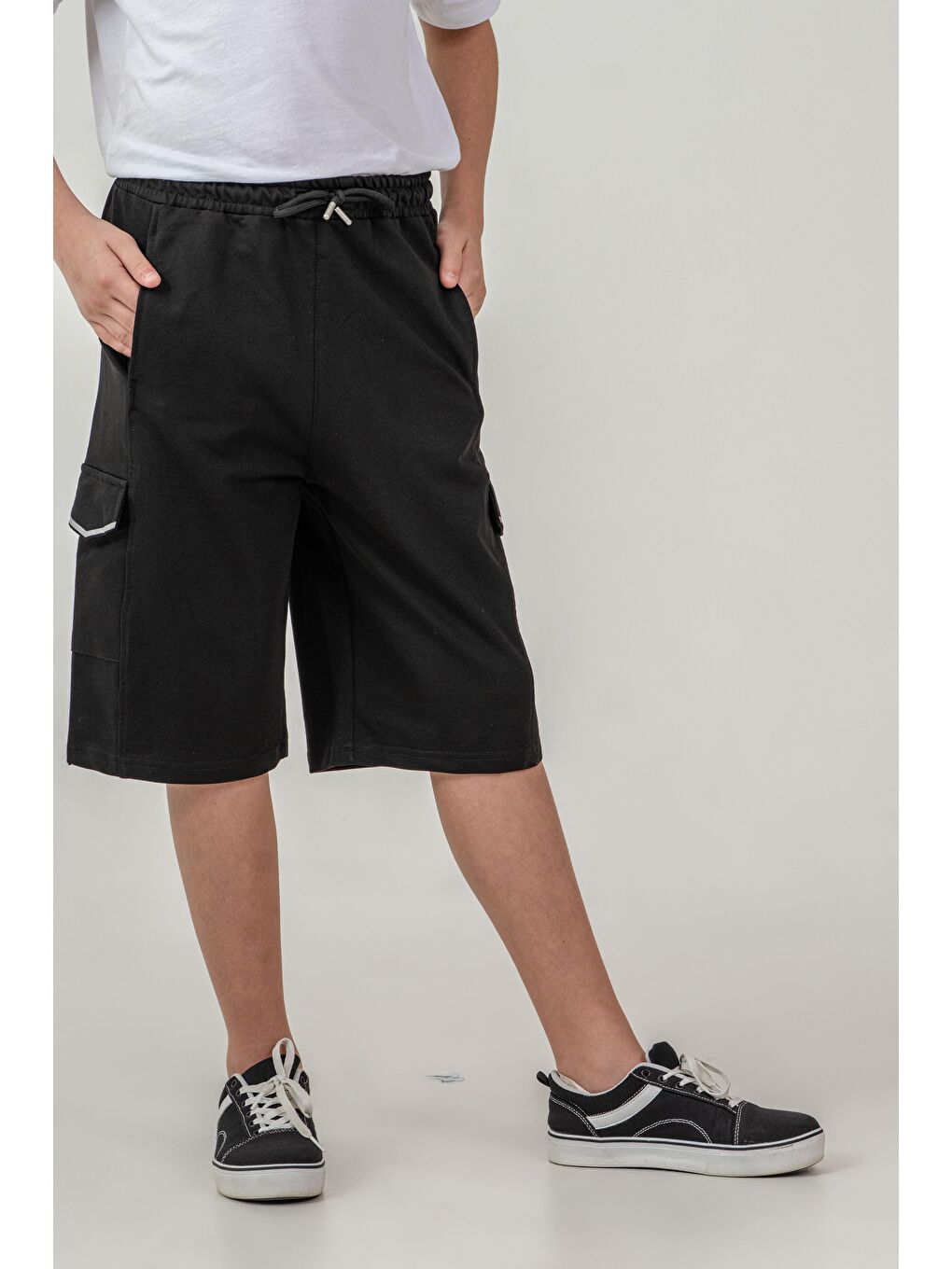 Siyah Çift Kargo Cepli Cep Kapakları Reflektör Baskılı Erkek Çocuk Şort-2
