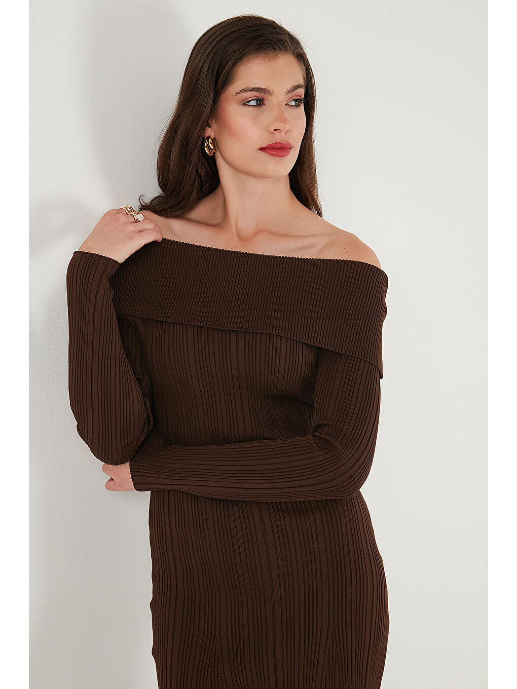 Kahverengi Premium Fitilli Carmen Yaka Slim Fit Midi Boy Triko Elbise 680EL00033-4