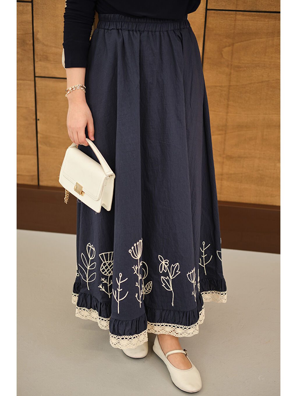Kadın Dantel Ve Çiçek Nakışlı Etek Lacivert-3