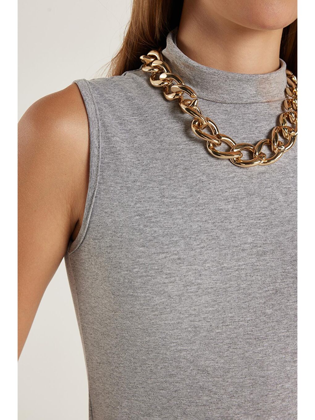 Karışık Kadın Regular Fit Klasik Kesim Viskon Kumaş Balıkçı Yaka Sıfır Kol Gri Bluz-2