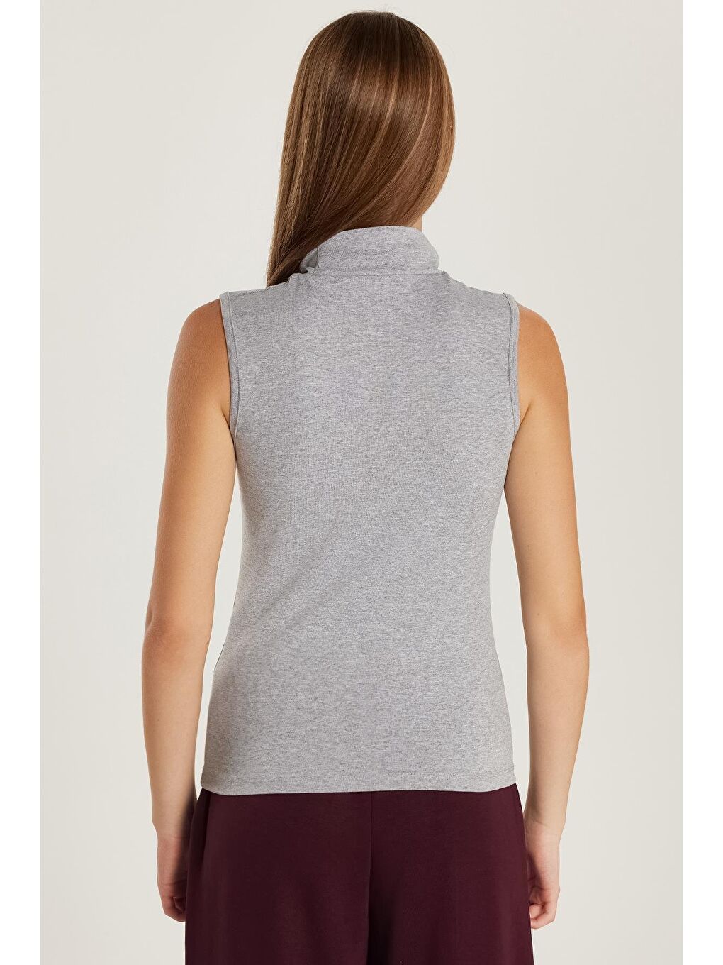 Karışık Kadın Regular Fit Klasik Kesim Viskon Kumaş Balıkçı Yaka Sıfır Kol Gri Bluz-4