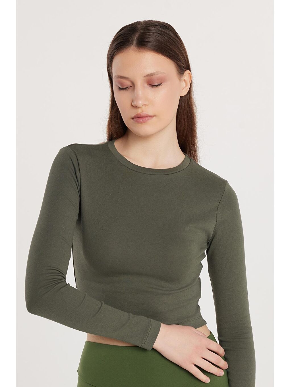 Kadın Slim Fit Pamuklu Uzun Kol Düz Bisiklet Yaka Haki Bluz-2