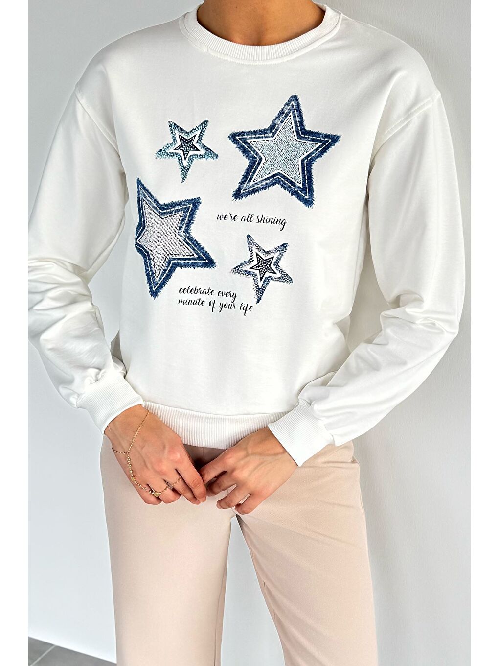 Ekru Kadın Bisiklet Yaka Baskılı Taş İşlemeli Sweatshirt