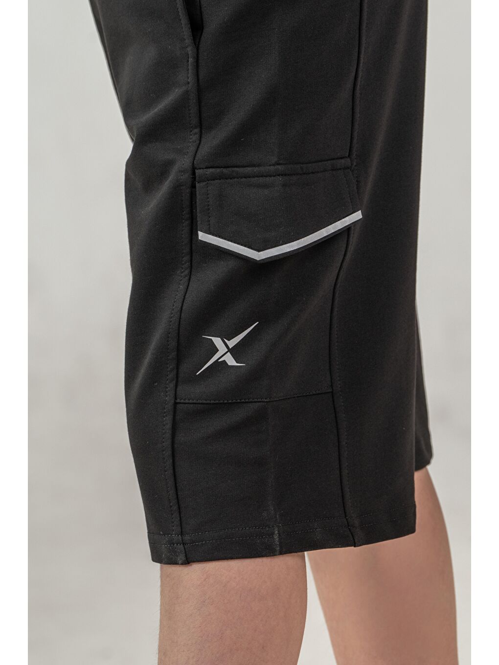 Siyah Çift Kargo Cepli Cep Kapakları Reflektör Baskılı Erkek Çocuk Şort-5