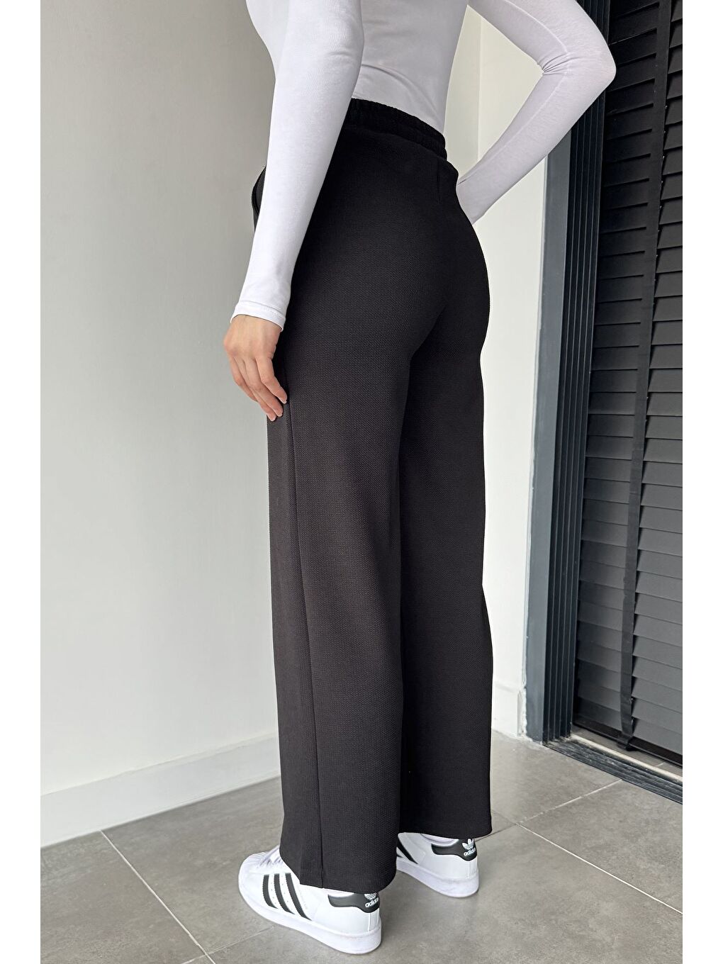 Siyah Kadın Bel Lastikli Kendinden Desenli Pantolon-2