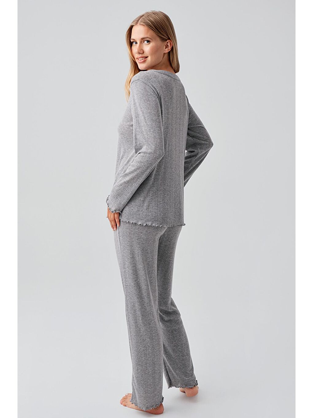 Gri Uzun Kollu Ajurlu Düğmeli Esnek Pamuklu Hamile Pijama Takım 18214-2