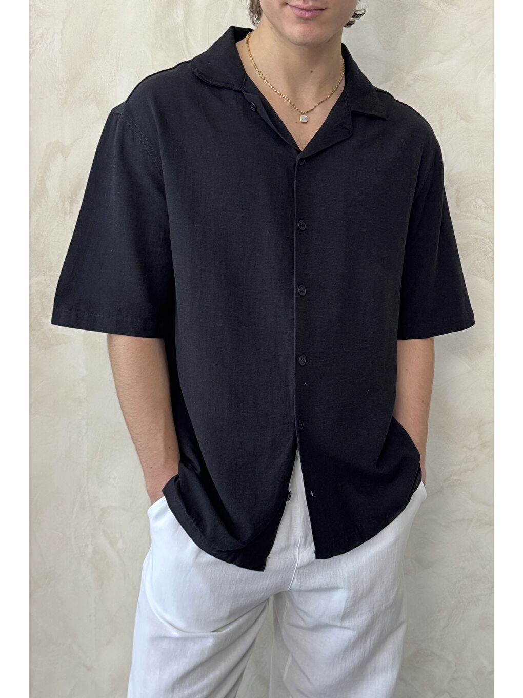 Siyah Erkek Oversize Apaş Yaka Kısa Kollu Keten Gömlek-1
