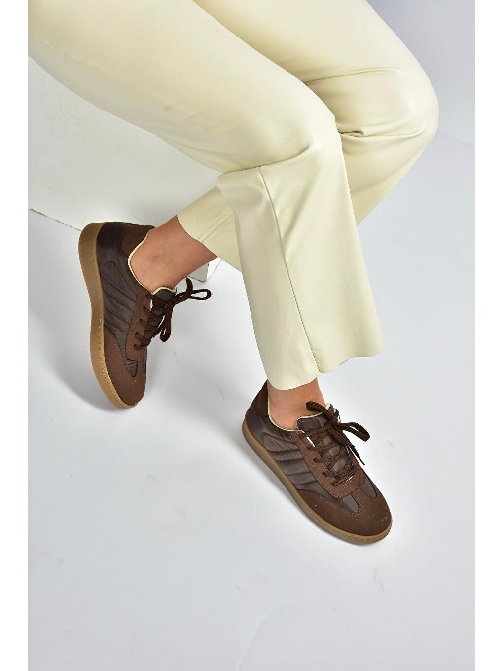 Kahverengi Kadın Spor V820104404-1