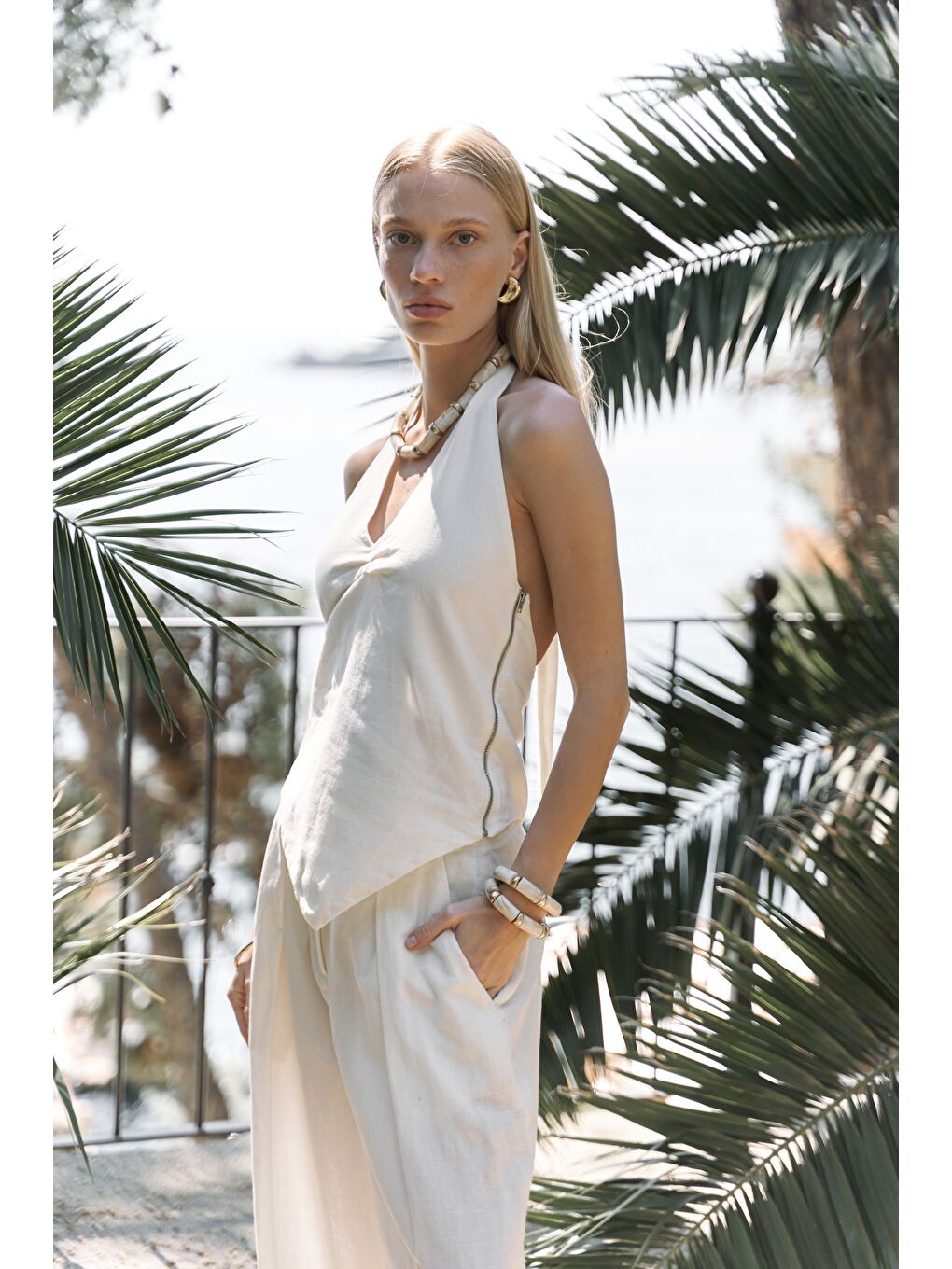 Onagho Boyundan Bağlı Ekru Crop-2