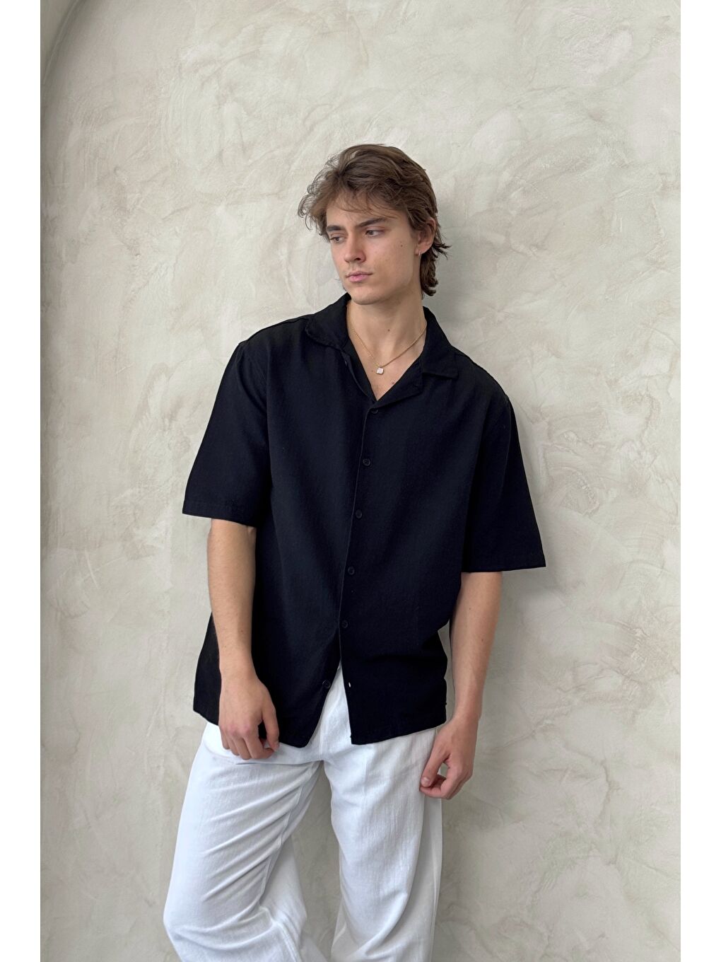 Siyah Erkek Oversize Apaş Yaka Kısa Kollu Keten Gömlek-2