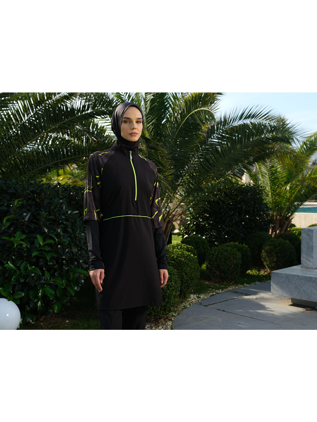Siyah Kadın Fermuarlı Kapalı Dik Yaka Lastikli Hızlı Kuruyan Genç Tesettür Mayo