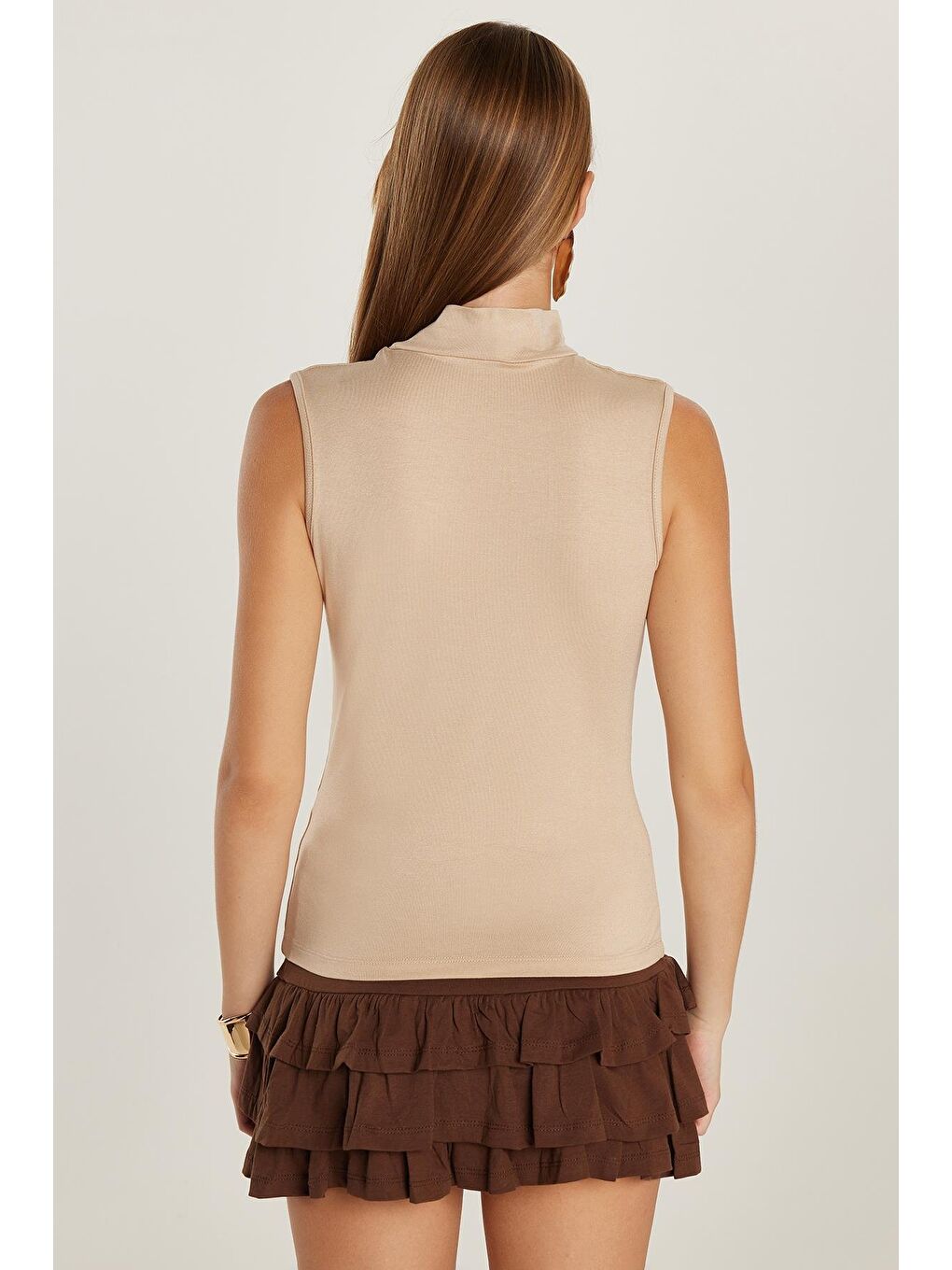 Kadın Regular Fit Klasik Kesim Viskon Kumaş Balıkçı Yaka Sıfır Kol Bej Bluz-4