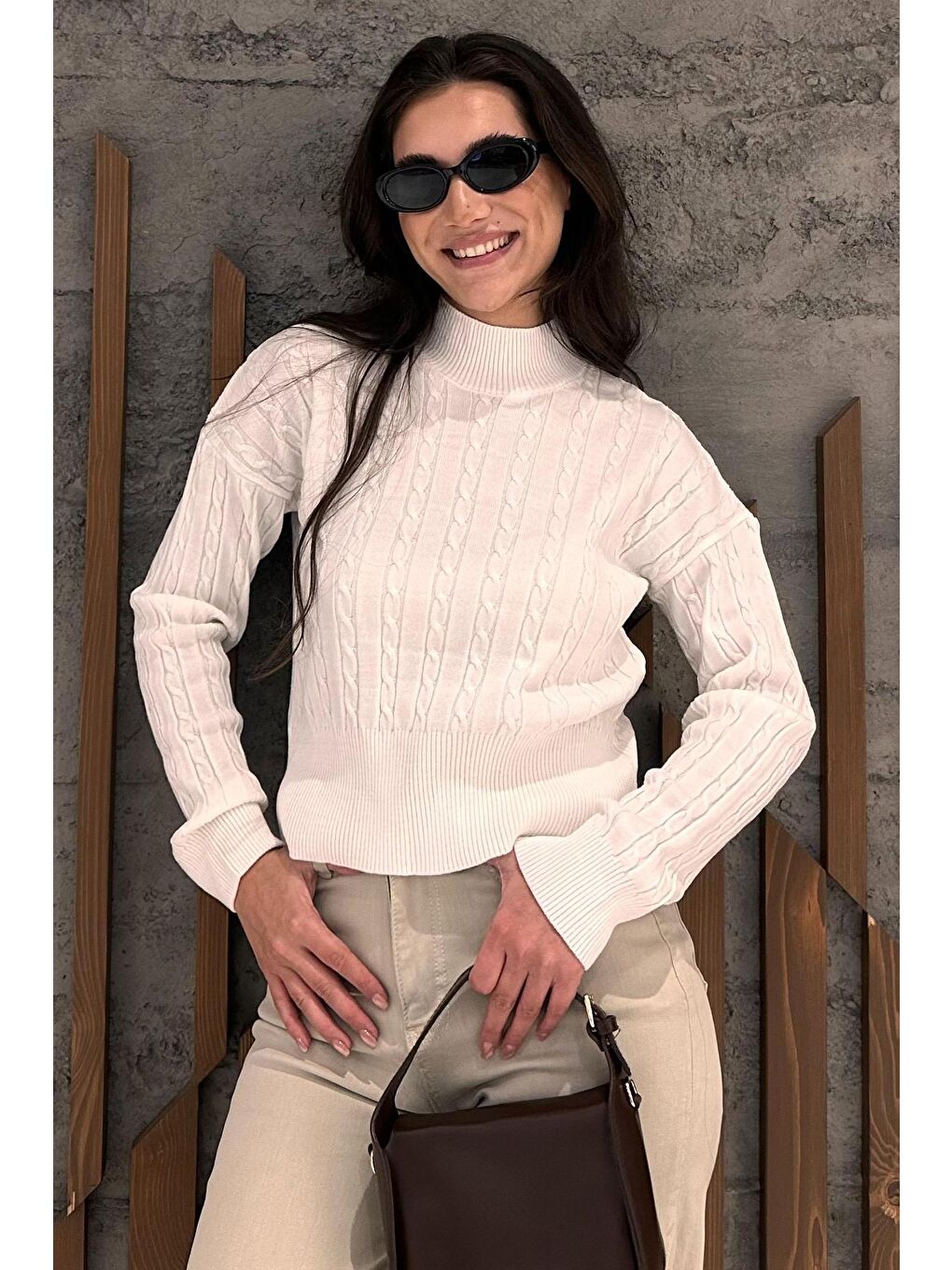 Beyaz Kemik Rengi Yarım Balıkçı Yaka Örgülü Triko Kadın Kazak Mg2257-2