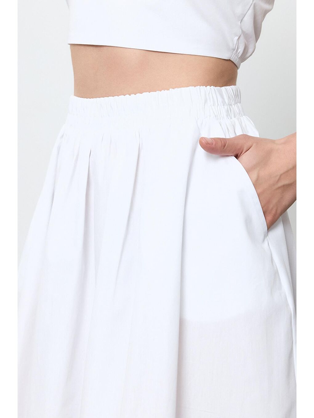 Beyaz %100 Pamuk Volanlı Midi Etek-3