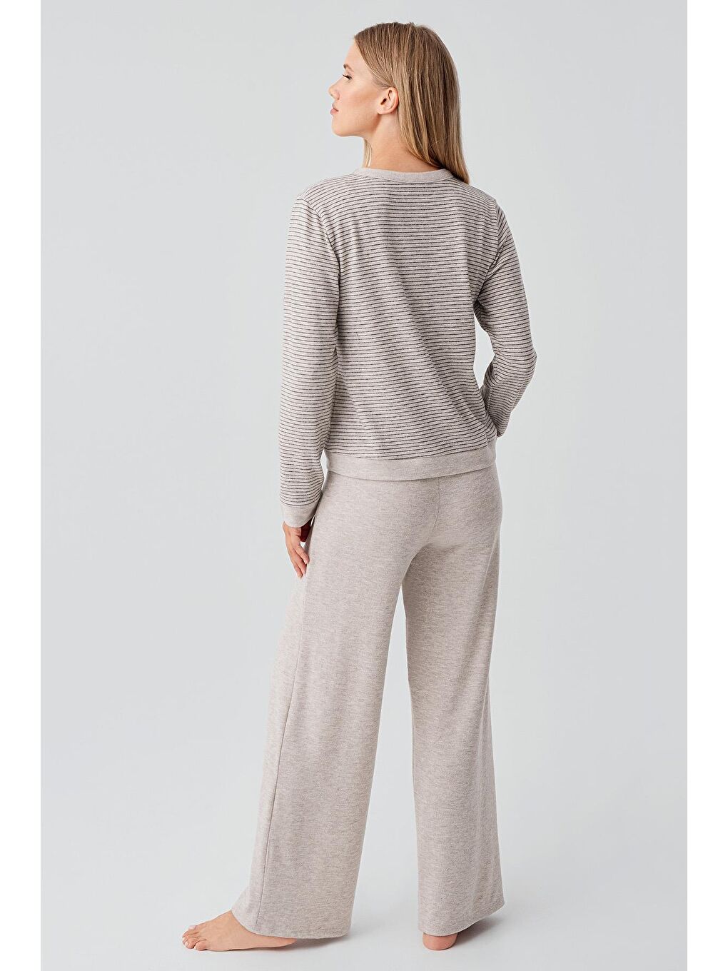 Bej Uzun Kollu Düğmeli Esnek Yumuşak Dokulu Viskoz Pijama Takım 18204-2