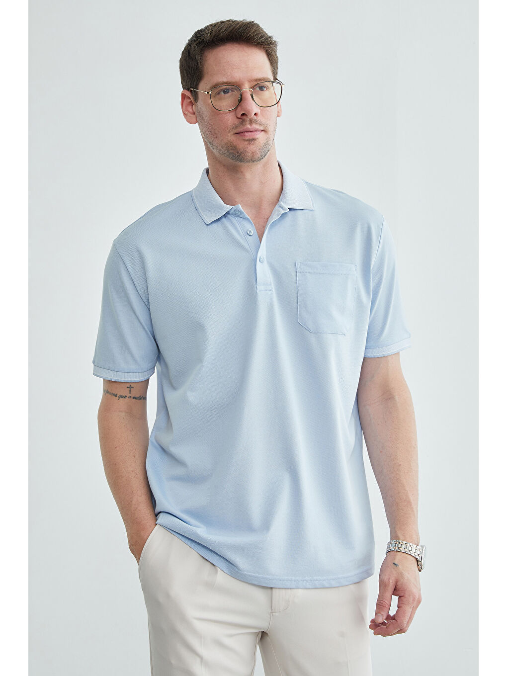 Mavi Düğmeli Tek Cepli Polo Yaka Tişört