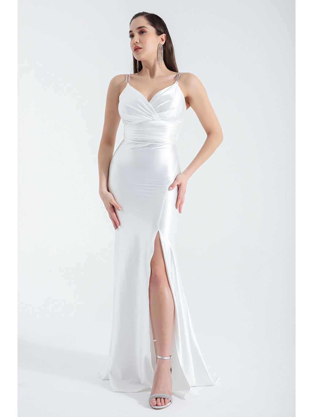 Kadın Beyaz Taş Askılı Uzun Abiye Elbise-1