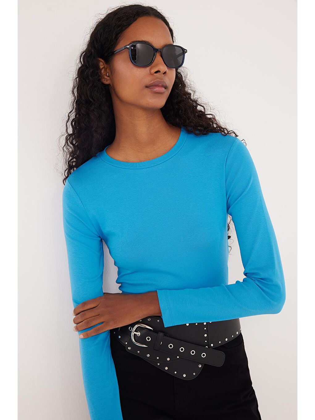 Kadın Slim Fit Pamuklu Uzun Kol Düz Bisiklet Yaka Mavi Bluz-1