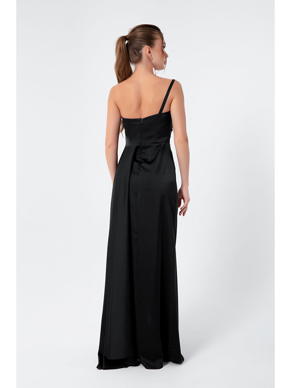 Kadın Siyah Tek Omuzlu Saten Abiye & Mezuniyet Elbisesi-4