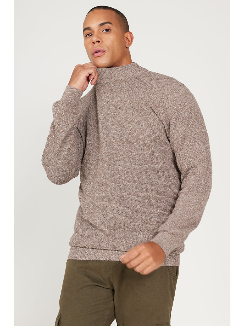 Kahverengi Erkek Kahve-Ekru Recycle Standart Fit Normal Kesim Yarım Balıkçı Yaka Pamuklu Jakarlı Triko Kazak-1