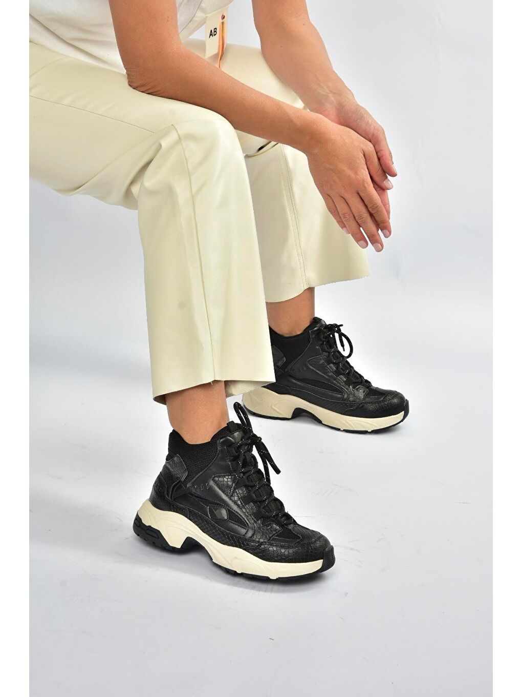 Siyah Kadın Spor V312415009-3