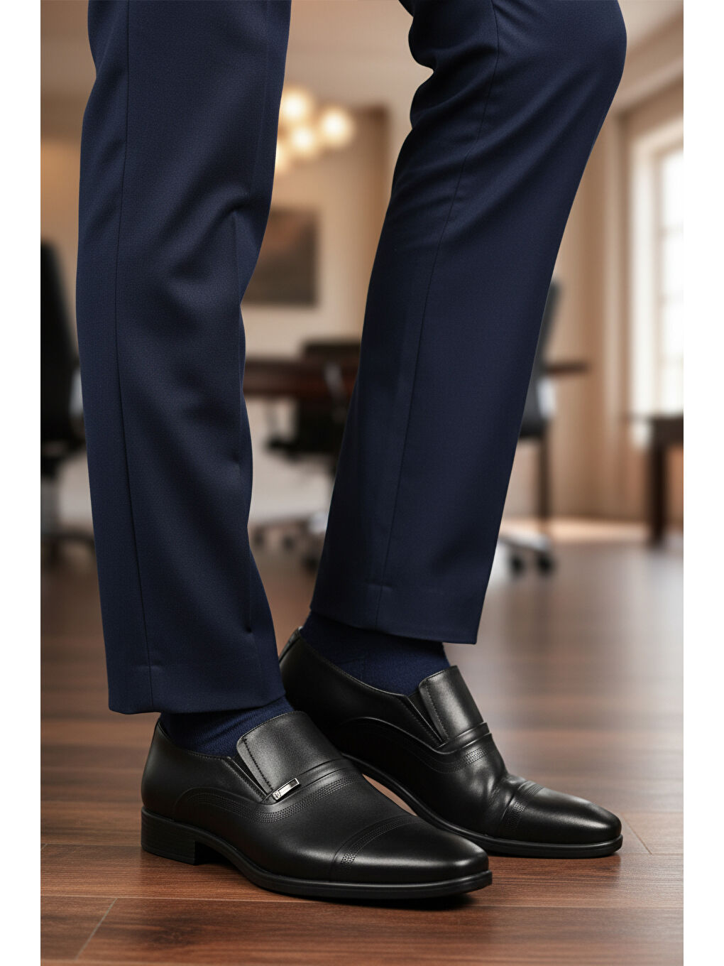 Siyah Hakiki Deri Kaymaz Taban Erkek Klasik Ayakkabı 974 M-2