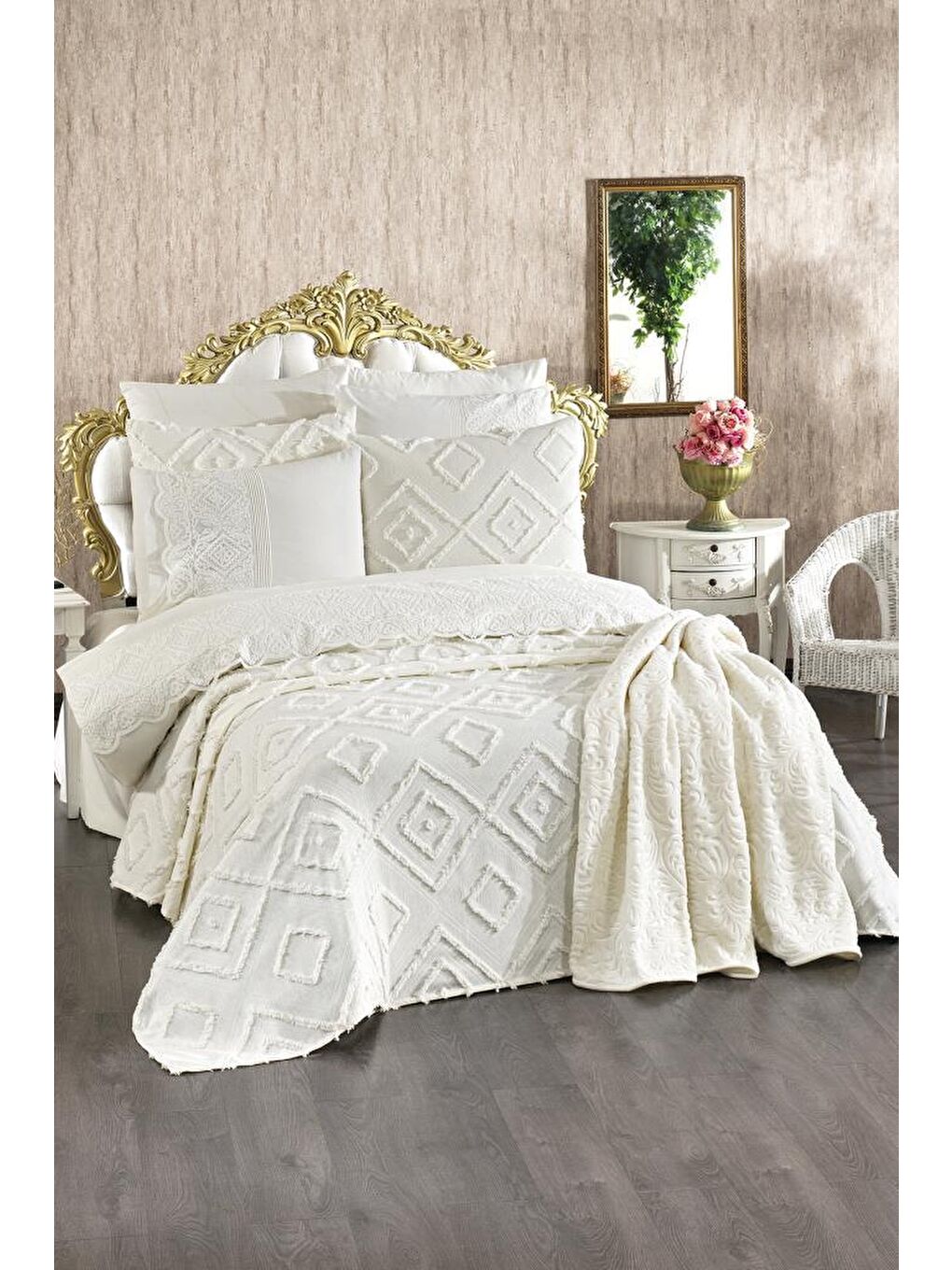 Ekru Hürrem 10 Parça Battaniyeli Çeyiz Seti Krem