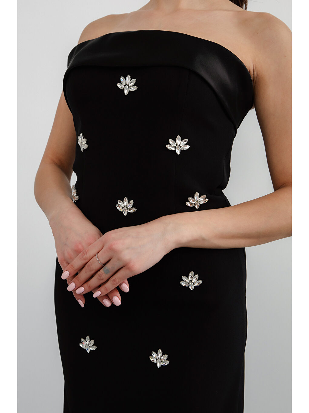 Kadın Siyah Straplez Taşlı Söz Nişan Nikah Abiye Elbise-1