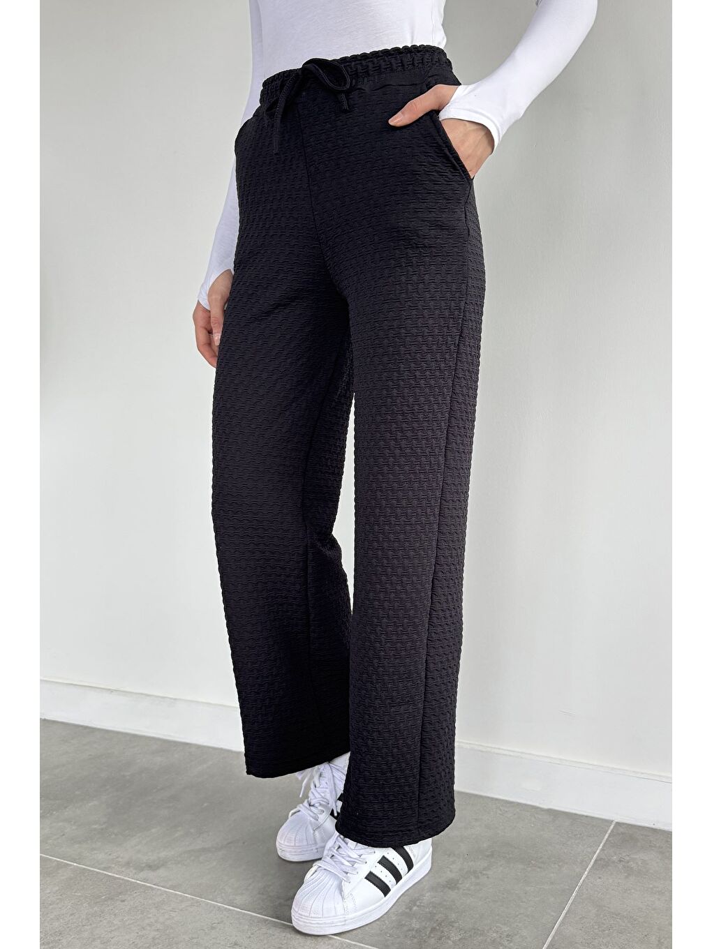 Siyah Kadın Bel Lastikli Yüksek Bel Kendinden Desenli Pantolon