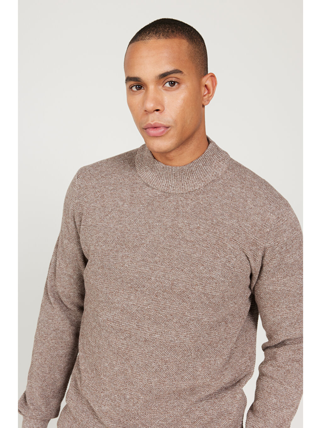 Kahverengi Erkek Kahve-Ekru Recycle Standart Fit Normal Kesim Yarım Balıkçı Yaka Pamuklu Jakarlı Triko Kazak-2