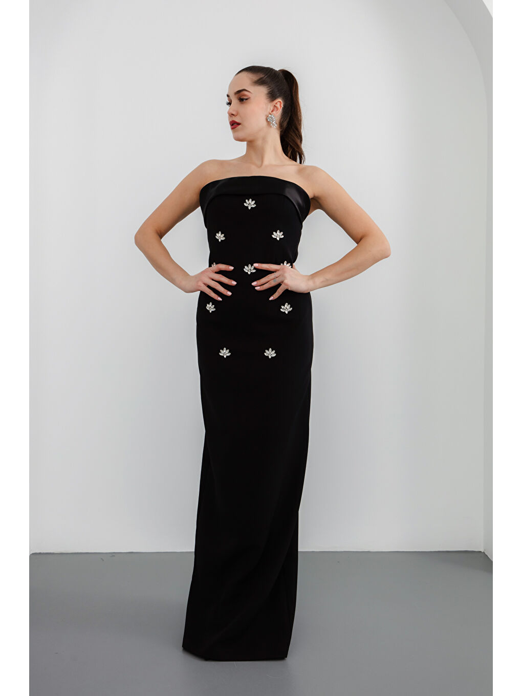 Kadın Siyah Straplez Taşlı Söz Nişan Nikah Abiye Elbise-3